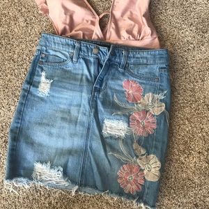 Mini Skirt jeans 🚨NEW🚨size: 0/25